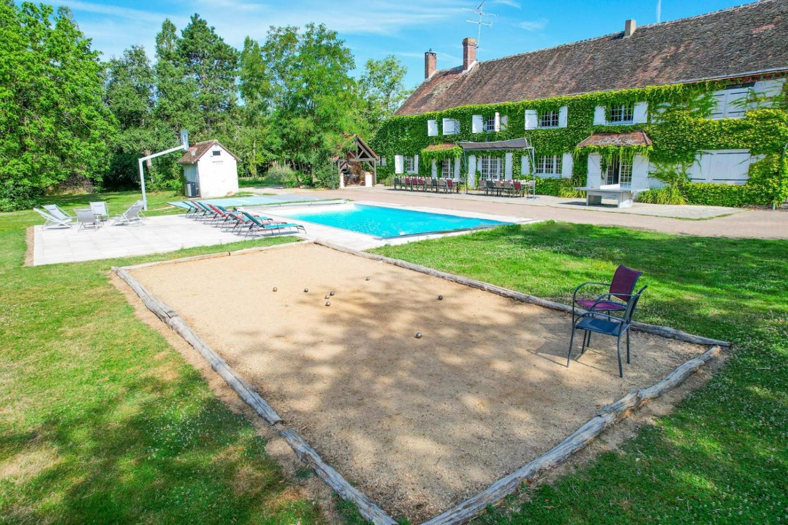 Crazy Villa Etisseaux 45 - Heated Pool - Volley Court - 1H30 Paris - 45P Saint-Maurice-sur-Aveyron Exterior photo